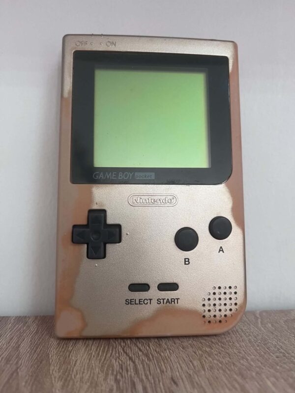0b7f7d88-f595-485f-a2c8-3be871258de5 Nintendo Game Boy Pocket Gold Edition – retro konzol (használt)