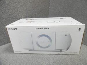 718dO+69TXL Sony PlayStation Portable (PSP) 1000 Ceramic White Value Pack CIB – Hiánytalan gyűjtői dobozos fehér alapgép (használt)