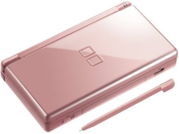 1764147844_sjFIucpiNX8Lmt0rB6H71AkMagldCvqROh4DTw9Q Nintendo DS Lite Metallic Rose (Rose Gold) – Rózsaarany alapgép (használt)