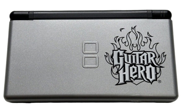 1ca1f3c7e3a98649dffb0258e542c592-image_1024x Nintendo DS Lite Guitar Hero Limited Edition – Ritka ezüst limitált alapgép (használt)