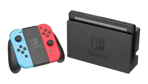 Nintendo-Switch-Console-Docked-wJoyConRB Nintendo Switch konzol csomag piros/kék – Ajándék játékkal (használt)
